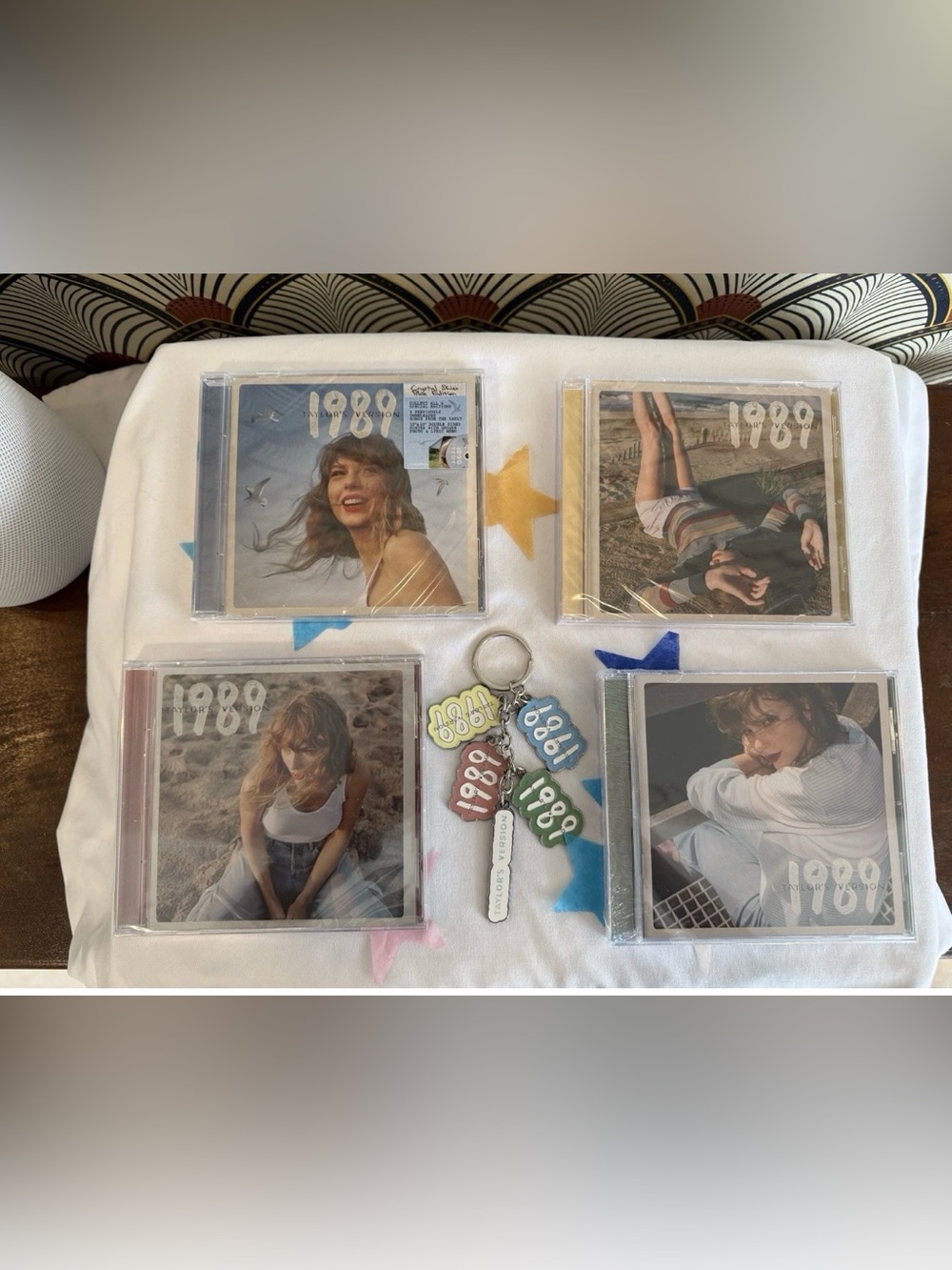 Taylor Swift SEALED 1989 TS’ Deluxe CD Set + Official Keychain Bundle